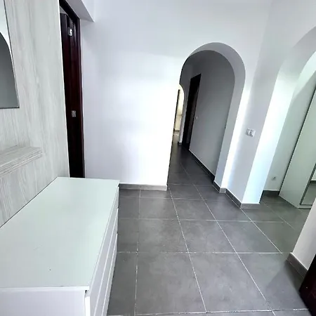 Blanca Villa *