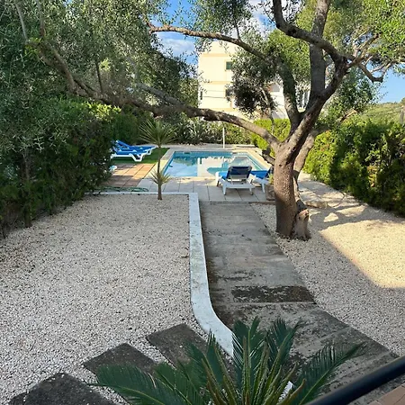 Blanca Willa Cala Ferrera (Mallorca)